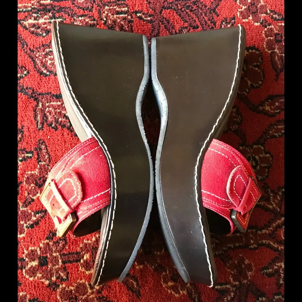 DONALD J PLINER NORDSTROM COMFORTABLE RED SUEDE WEDGES w/ BOX SZ 7M